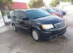 2012 Chrysler Town & Country Touring