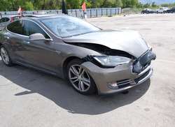 2015 Tesla Model S  