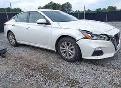 2022 Nissan Altima SV FWD