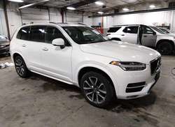 2017 Volvo XC90 T6 Momentum