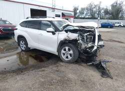 2020 Toyota Highlander LE