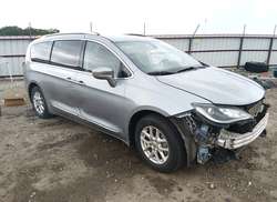 2020 Chrysler Pacifica Touring L — 1