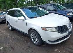 2013 Lincoln MKT  