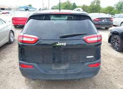 2018 Jeep Cherokee Latitude Plus FWD — 16