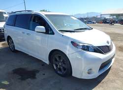 2014 Toyota Sienna SE 8 Passenger