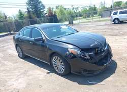 2014 Lincoln MKS  