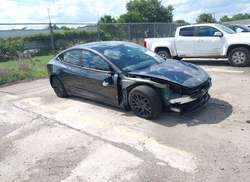 2025 Tesla Model 3 Long Range Rear-Wheel Drive/Standard Rear-Wheel Drive