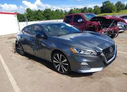 2020 Nissan Altima SR FWD
