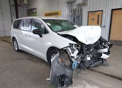 2024 Chrysler Pacifica Touring