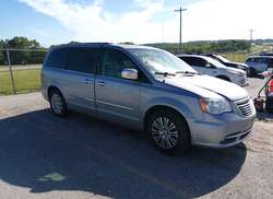 2015 Chrysler Town & Country Touring-L