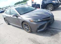 2021 Toyota Camry SE AWD