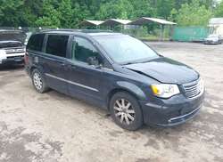 2014 Chrysler Town &AMP; Country Touring