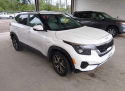 2022 KIA Seltos EX