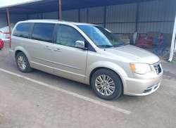 2014 Chrysler Town &AMP; Country Limited
