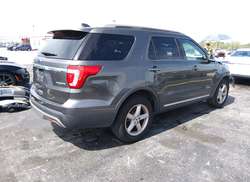 2016 Ford Explorer XLT — 4