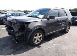 2016 Ford Explorer XLT — 2