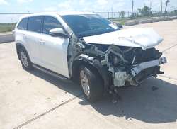2015 Toyota Highlander LE