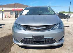 2020 Chrysler Pacifica Limited — 12