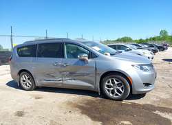 2020 Chrysler Pacifica Limited — 13