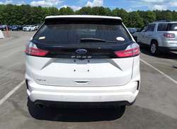 2021 Ford Edge ST-Line — 16