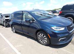 2021 Chrysler Pacifica Hybrid Touring L