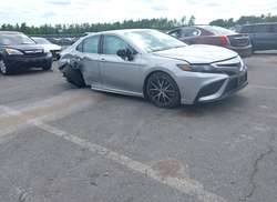 2022 Toyota Camry SE AWD