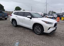 2021 Toyota Highlander Hybrid Platinum
