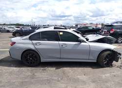 2025 BMW 330I   — 13