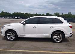 2021 Audi Q7 Premium Plus 55 Tfsi Quattro Tiptronic — 14