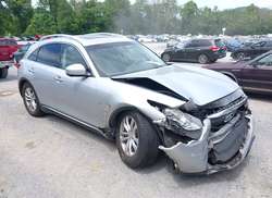 2017 Infiniti QX70  