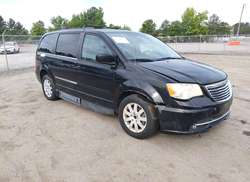 2014 Chrysler Town &AMP; Country Touring