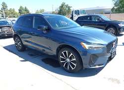 2024 Volvo XC60 B5 Ultimate Dark Theme
