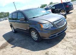 2015 Chrysler Town &AMP; Country Touring