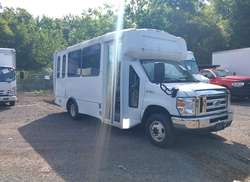 2017 Ford E-350 Cutaway  