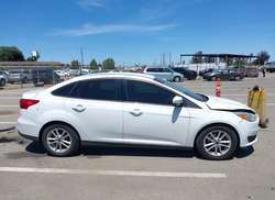2016 Ford Focus SE — 13