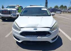 2016 Ford Focus SE — 12