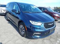 2022 Chrysler Pacifica Hybrid Touring L