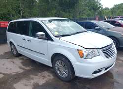 2016 Chrysler Town & Country Touring-L Anniversary Edition