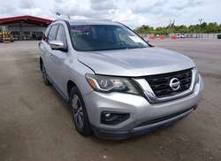 2017 Nissan Pathfinder SL