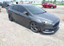 2017 Ford Focus ST  