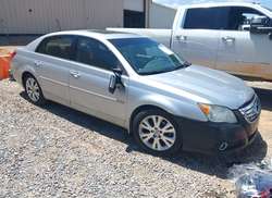 2010 Toyota Avalon XLS