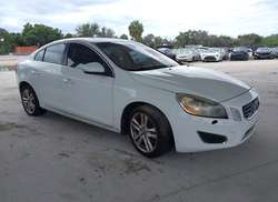 2013 Volvo S60 T5/T5 Platinum/T5 Premier/T5 Premier Plus
