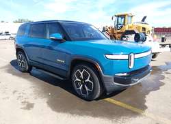 2023 Rivian R1S Adventure