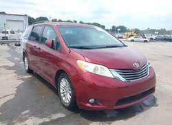 2012 Toyota Sienna XLE V6 8 Passenger