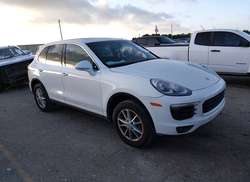 2016 Porsche Cayenne  