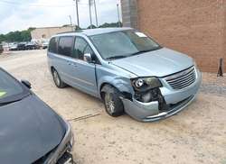 2013 Chrysler Town & Country Touring-L