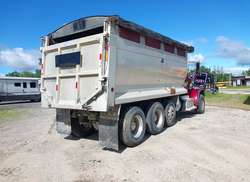 2016 Peterbilt 365   — 4