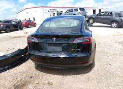 2021 Tesla Model 3 Long Range — 17