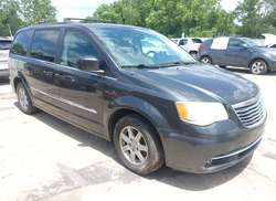 2012 Chrysler Town & Country Touring