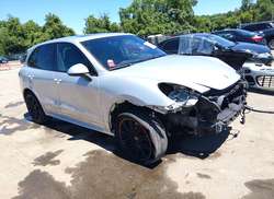 2013 Porsche Cayenne GTS